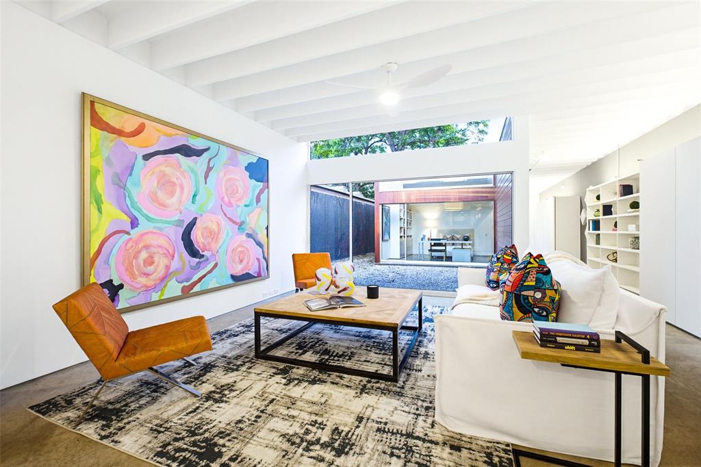 J D Cullums Oak Lawn - Residential