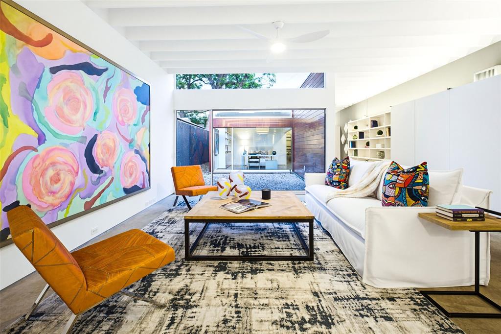 J D Cullums Oak Lawn - Residential