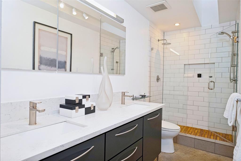 J D Cullums Oak Lawn - Residential