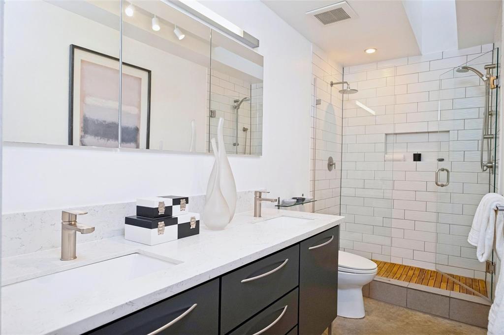 J D Cullums Oak Lawn - Residential
