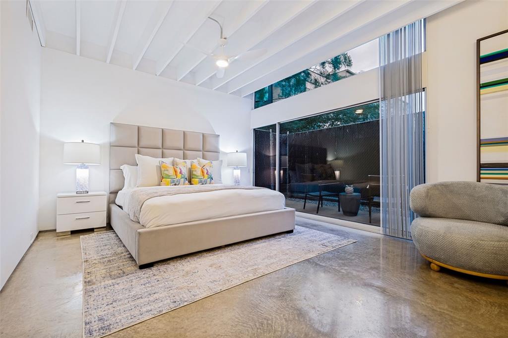 J D Cullums Oak Lawn - Residential