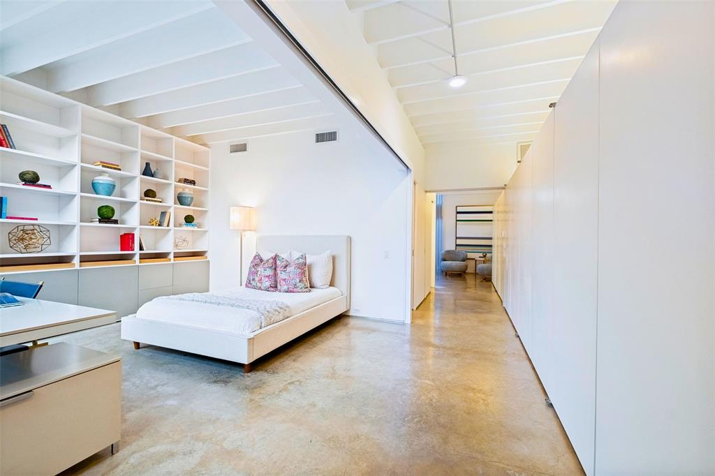 J D Cullums Oak Lawn - Residential