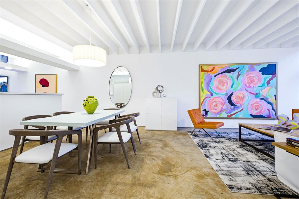 J D Cullums Oak Lawn - Residential