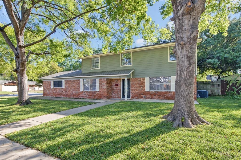 1002 Hickory Street