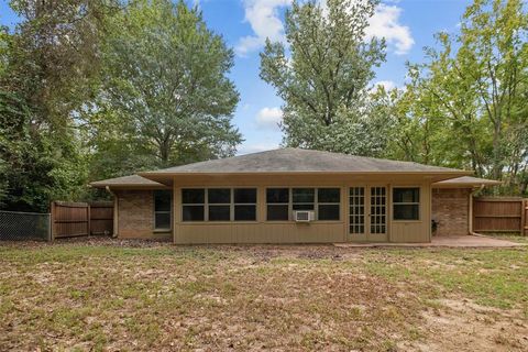 A home in Lindale