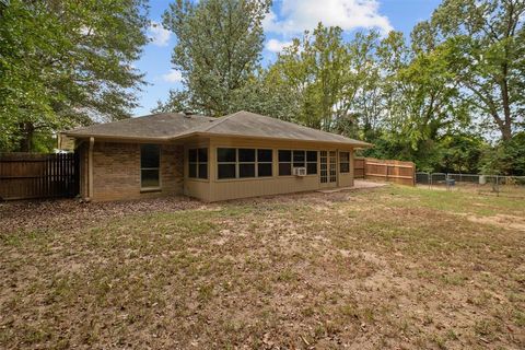 A home in Lindale