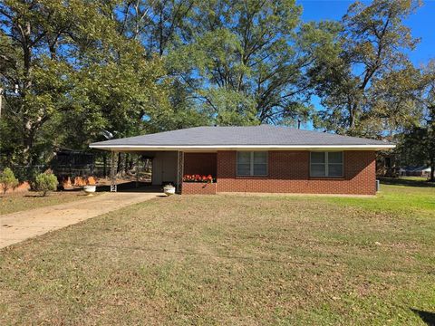 103 N Magnolia Street Plain Dealing LA 71064