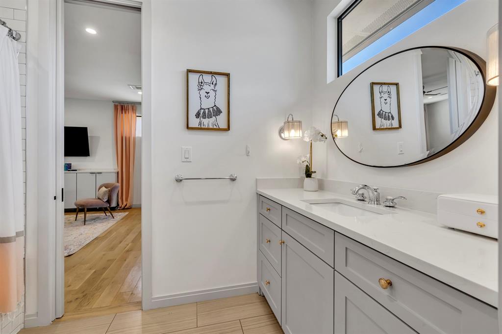 White Rock North 04 Instl - Residential