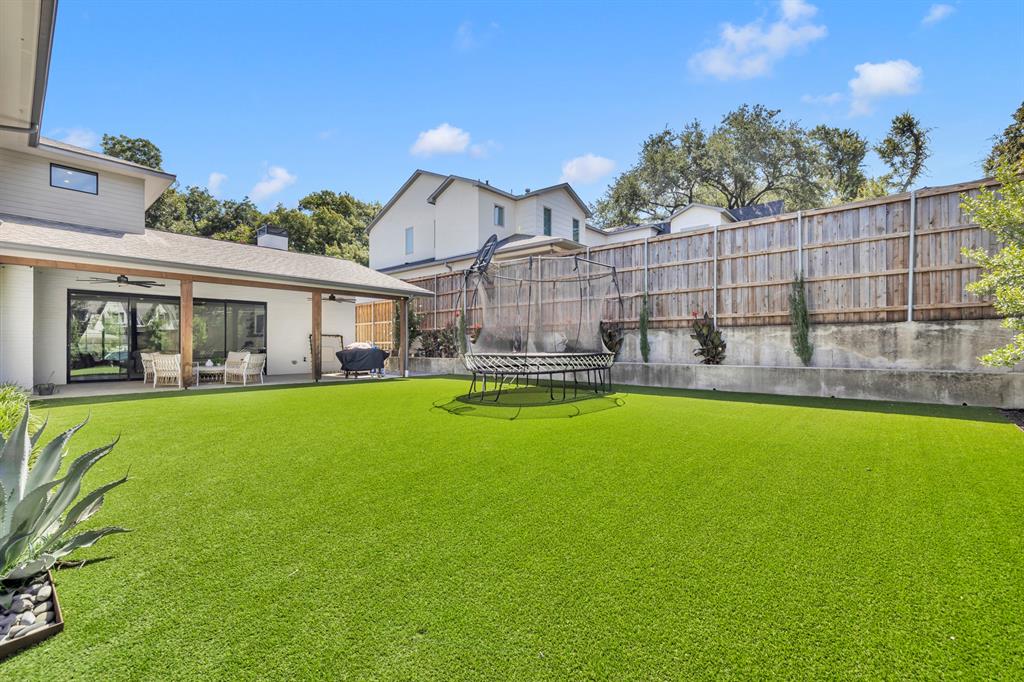 White Rock North 04 Instl - Residential