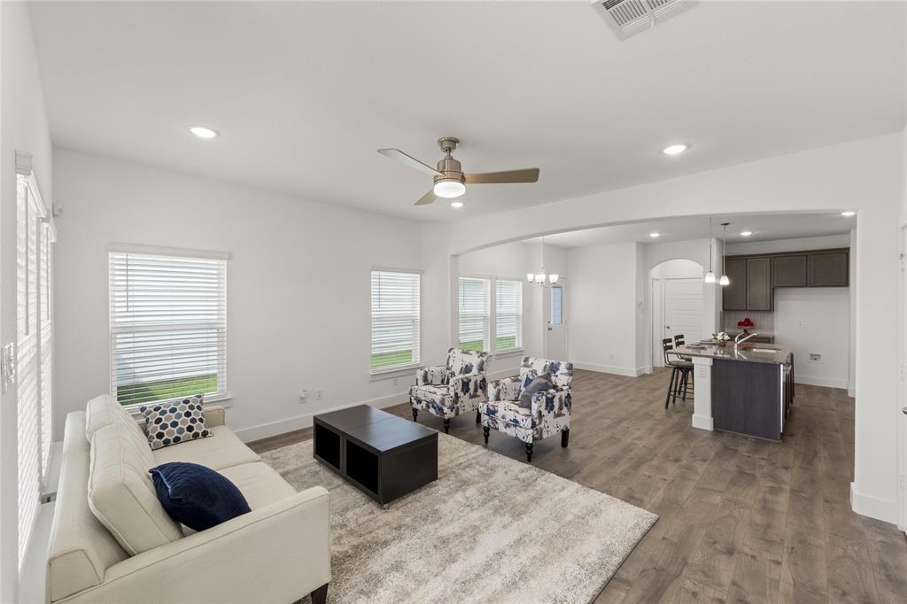 1402 Apricot Lane