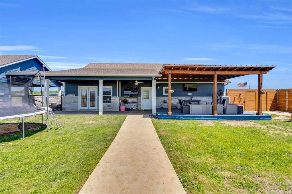 386 J A GAONA & 588 T B JACKSON - Residential