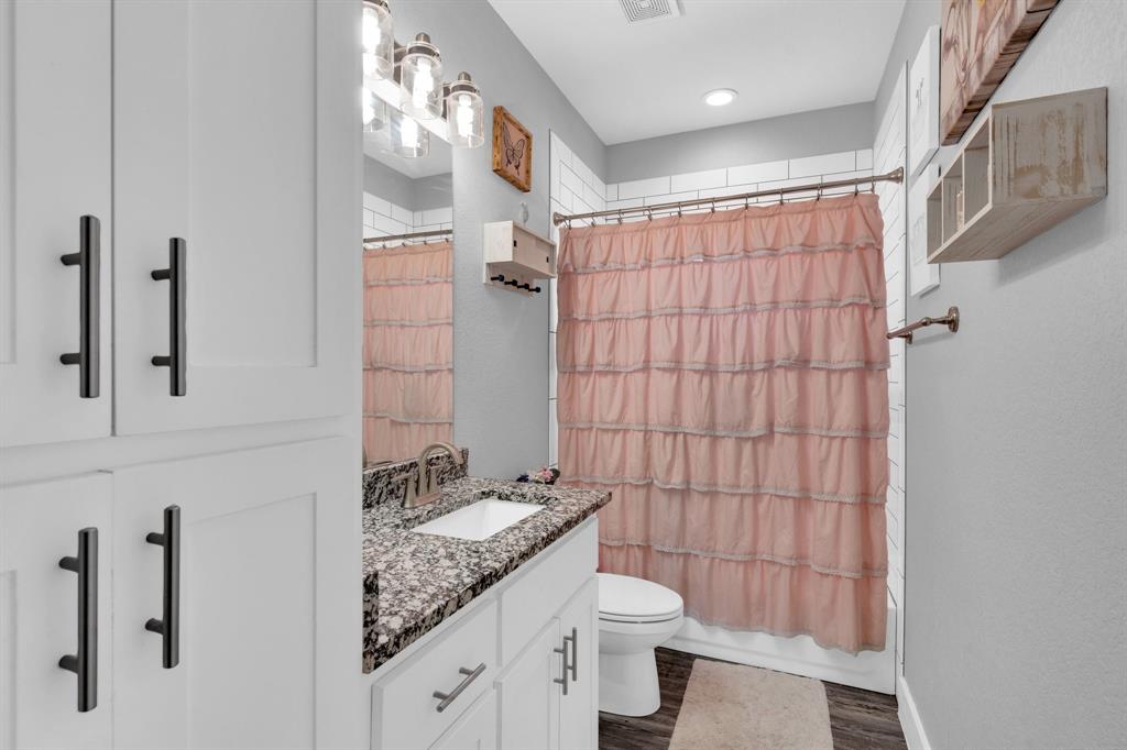 386 J A GAONA & 588 T B JACKSON - Residential