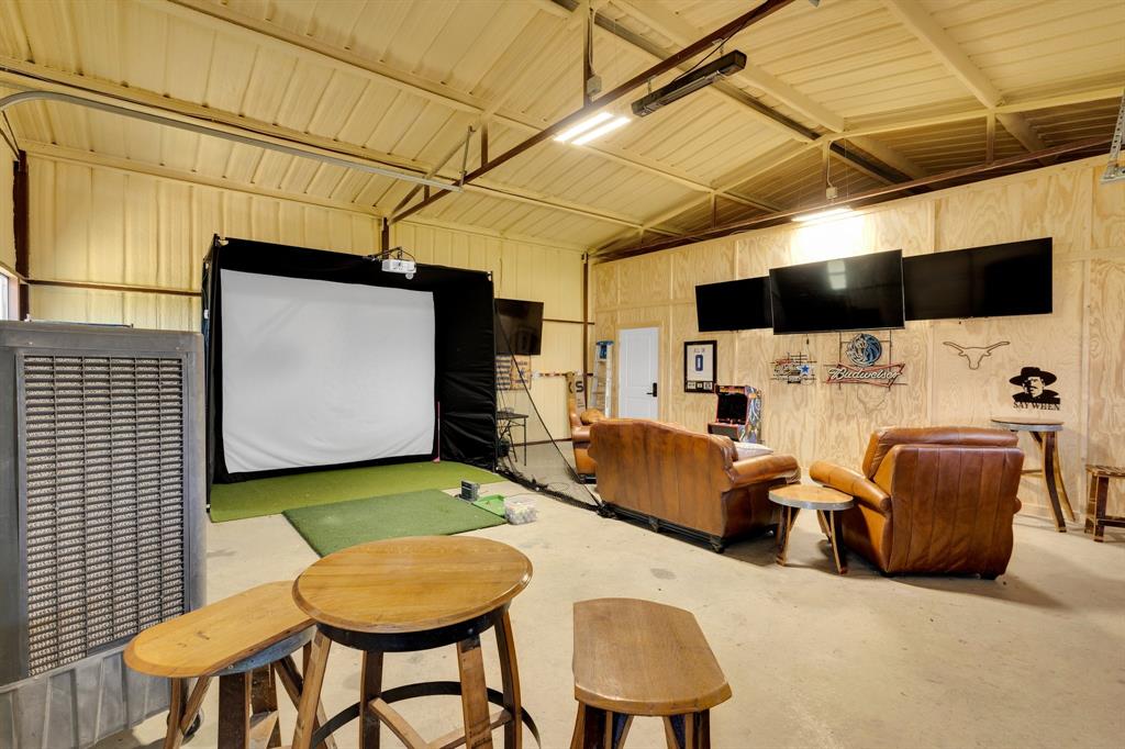 386 J A GAONA & 588 T B JACKSON - Residential