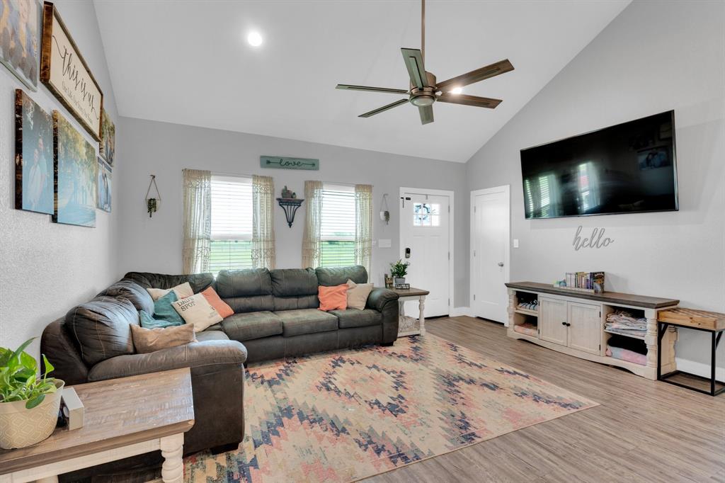 386 J A GAONA & 588 T B JACKSON - Residential