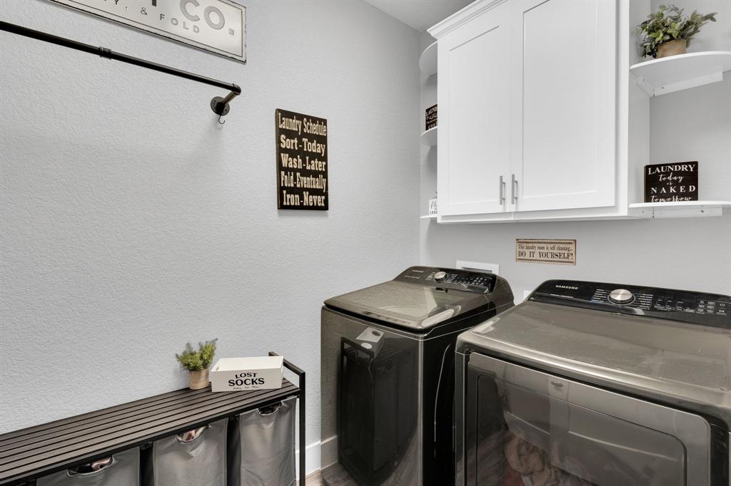 386 J A GAONA & 588 T B JACKSON - Residential