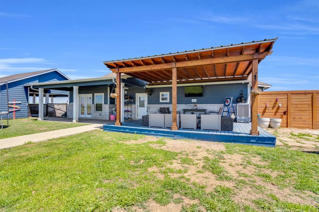 386 J A GAONA & 588 T B JACKSON - Residential