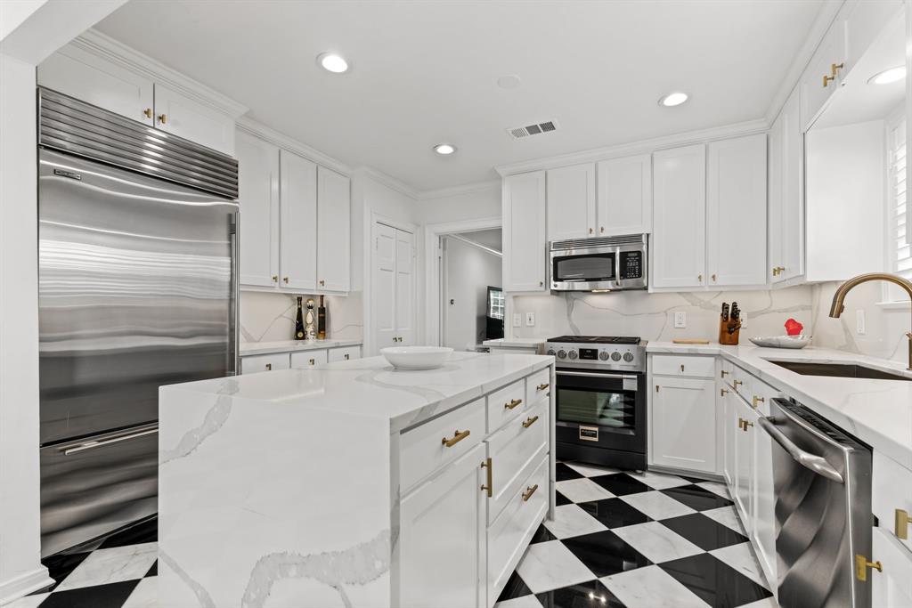 Highland Park West 09 Instl - Residential