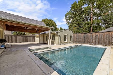 Tiny photo for 4684 S Versailles Avenue, Highland Park, TX 75209 (MLS # 21079952)