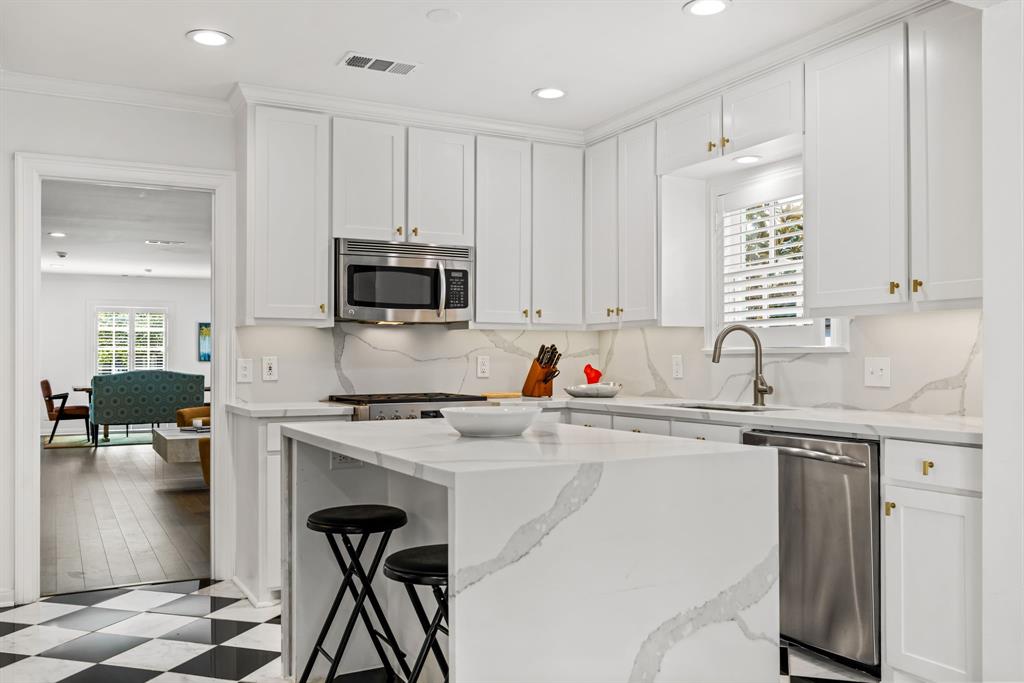 Highland Park West 09 Instl - Residential