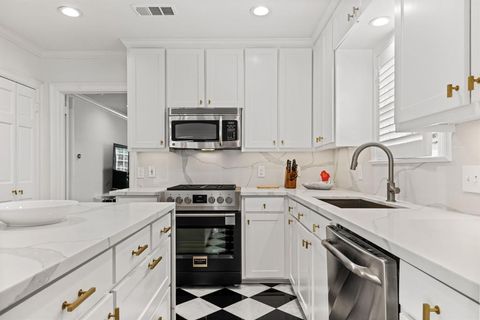 Tiny photo for 4684 S Versailles Avenue, Highland Park, TX 75209 (MLS # 21079952)