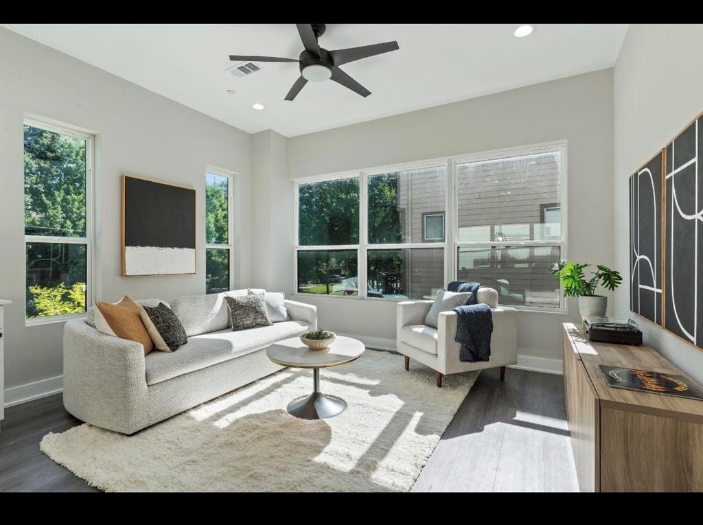 Ross Ave Heights - Residential Lease