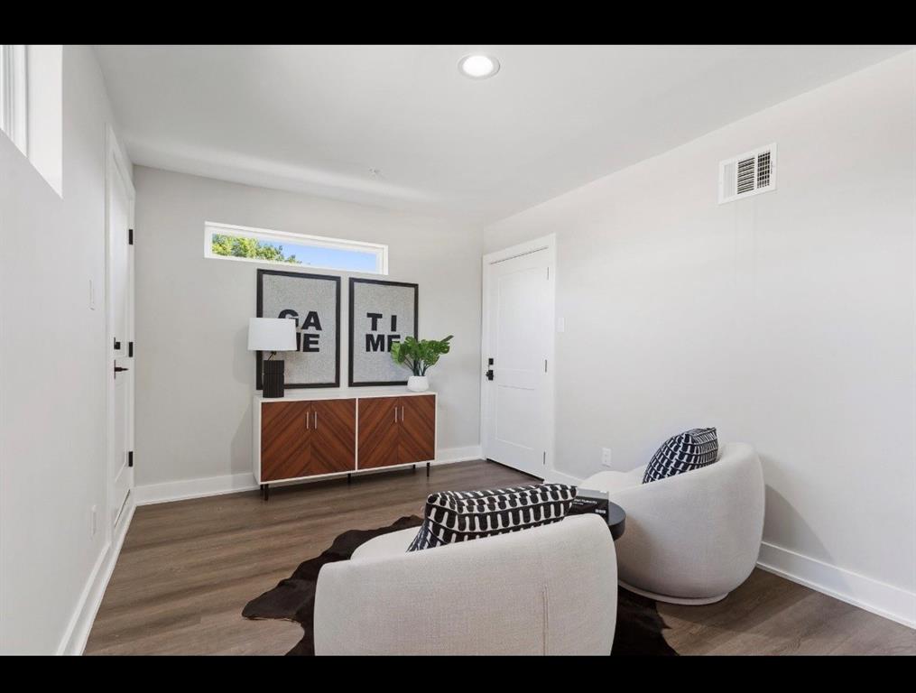 Ross Ave Heights - Residential Lease