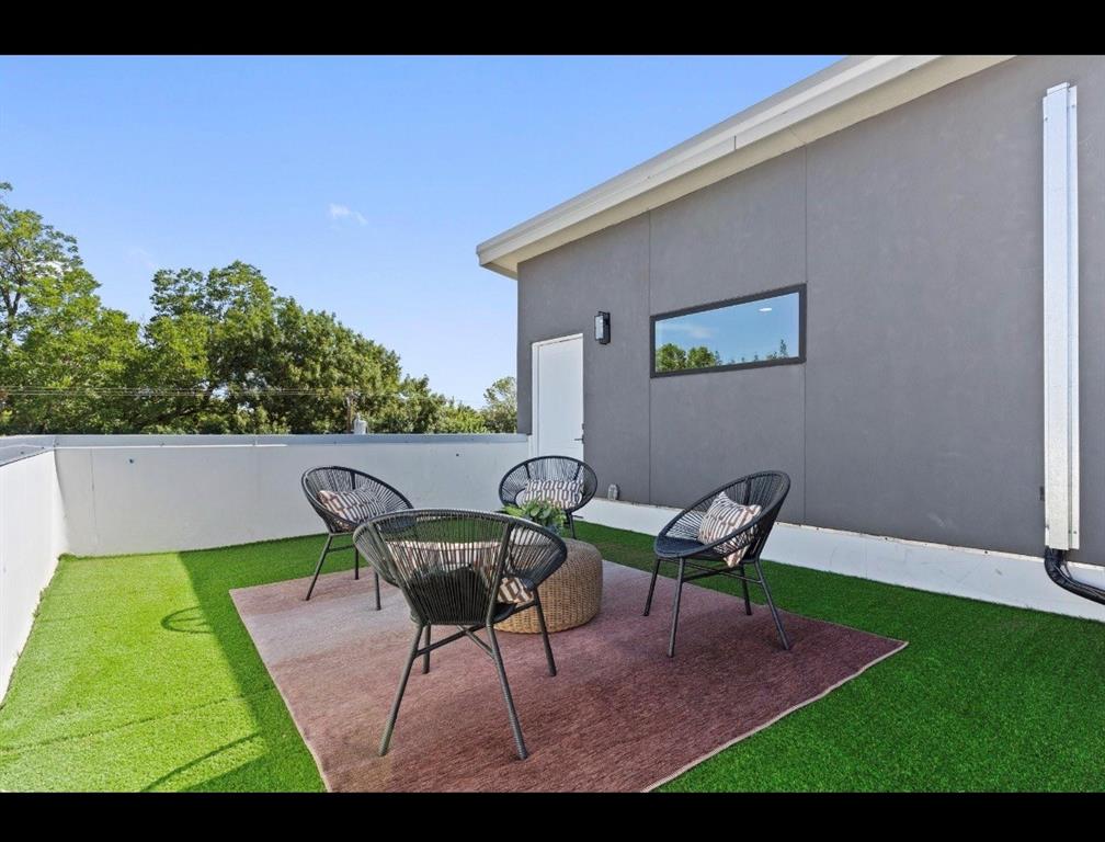 Ross Ave Heights - Residential Lease