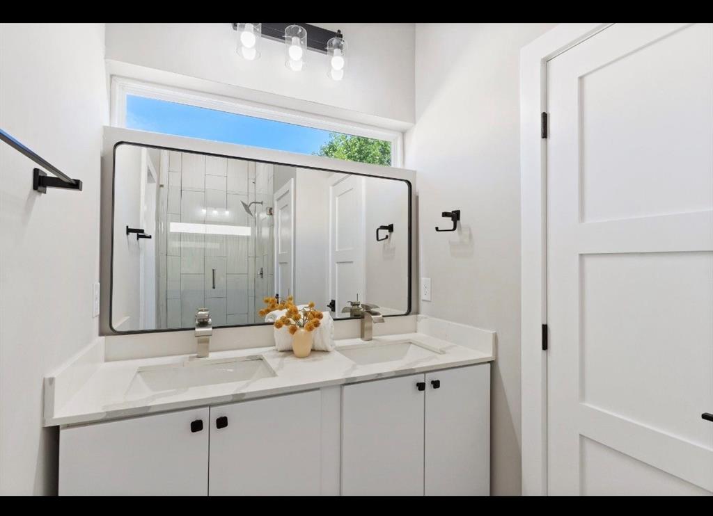 Ross Ave Heights - Residential Lease