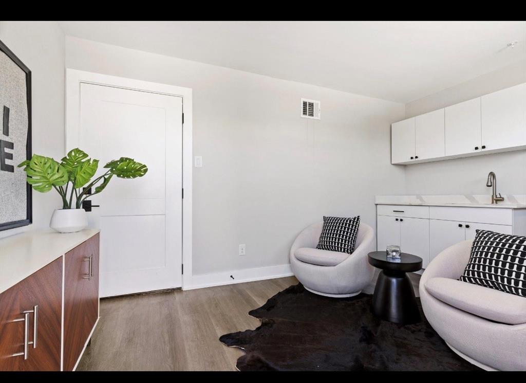 Ross Ave Heights - Residential Lease