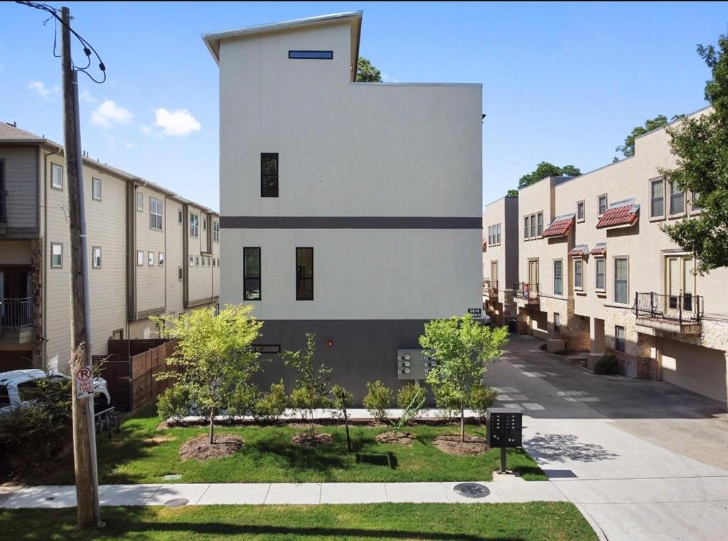 Ross Ave Heights - Residential Lease