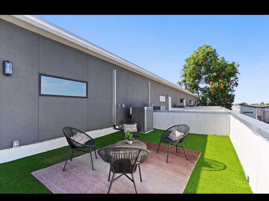 Ross Ave Heights - Residential Lease