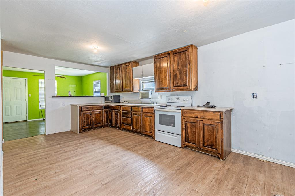 Town  Sulphur  Springs - Residential