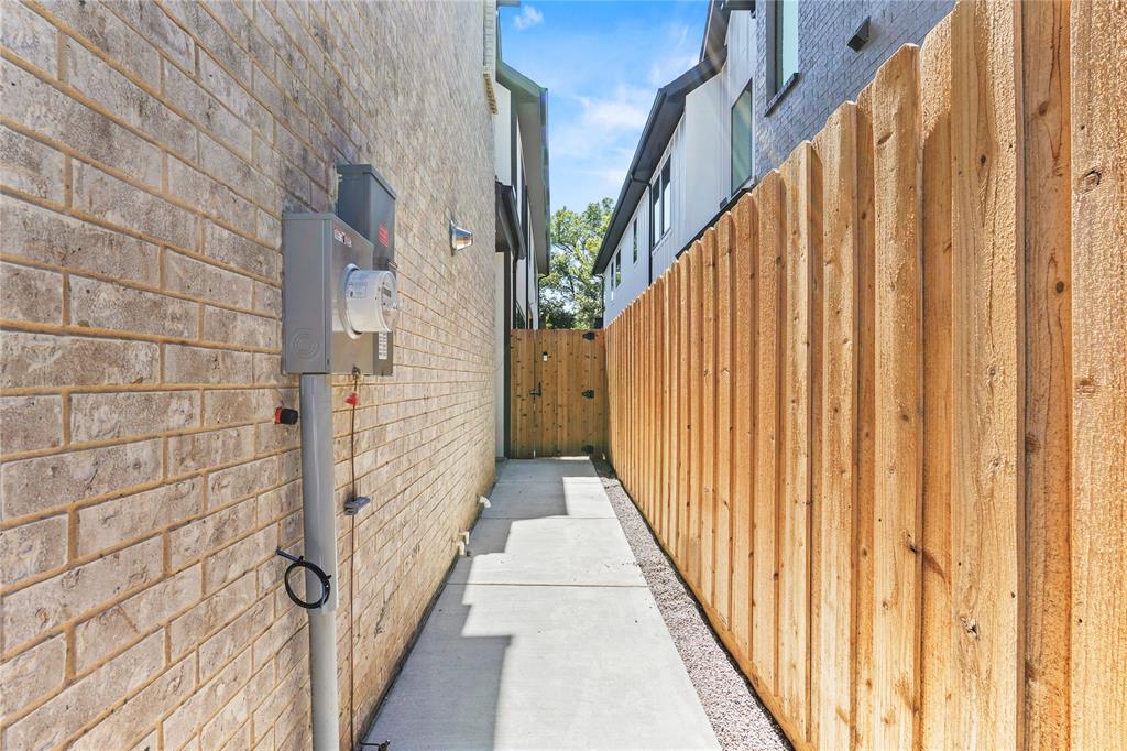 ERVAY PLACE - Residential