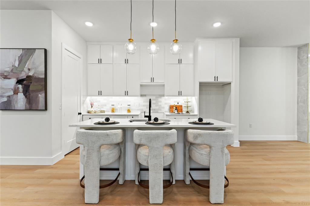 ERVAY PLACE - Residential