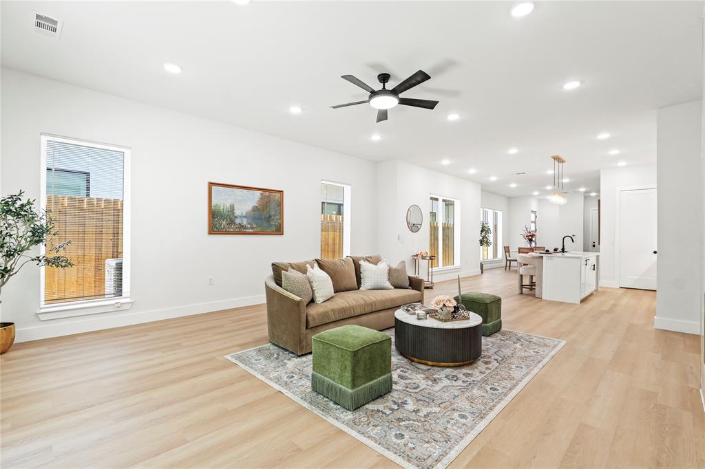 ERVAY PLACE - Residential