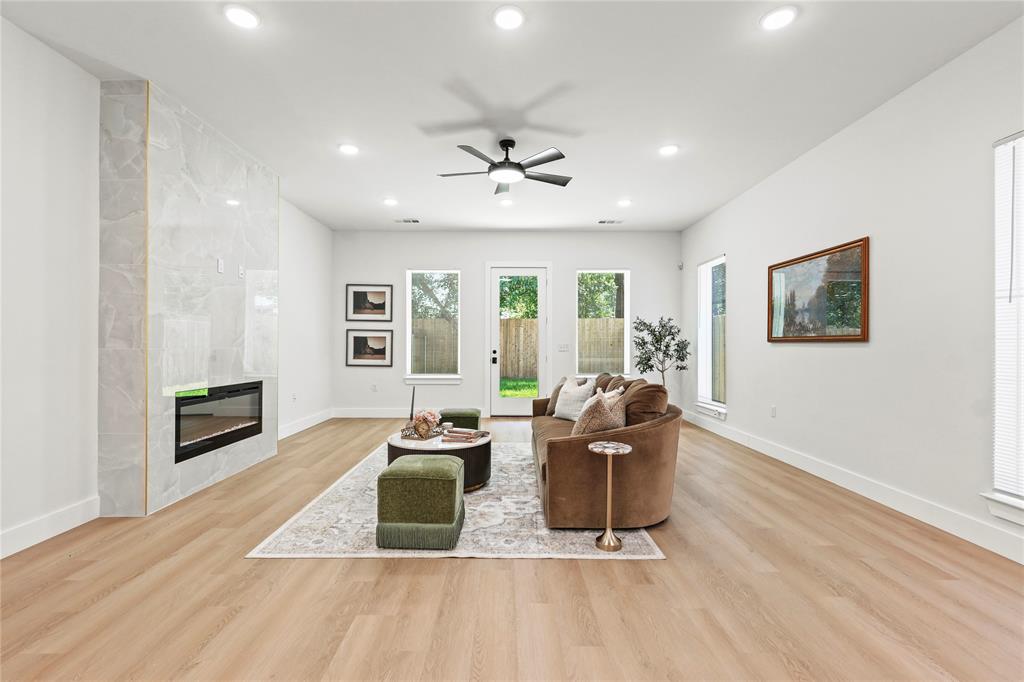 ERVAY PLACE - Residential