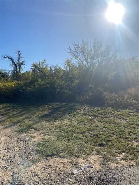 111 Chisolm Court Azle TX 76020