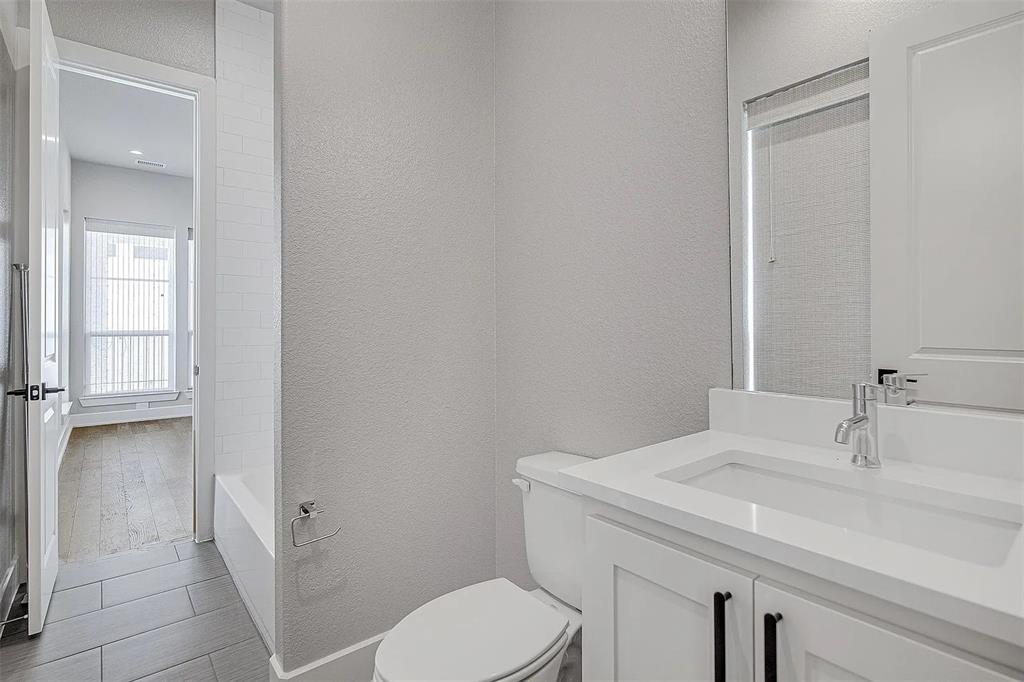 Main 7 Twnhm Add - Residential Lease