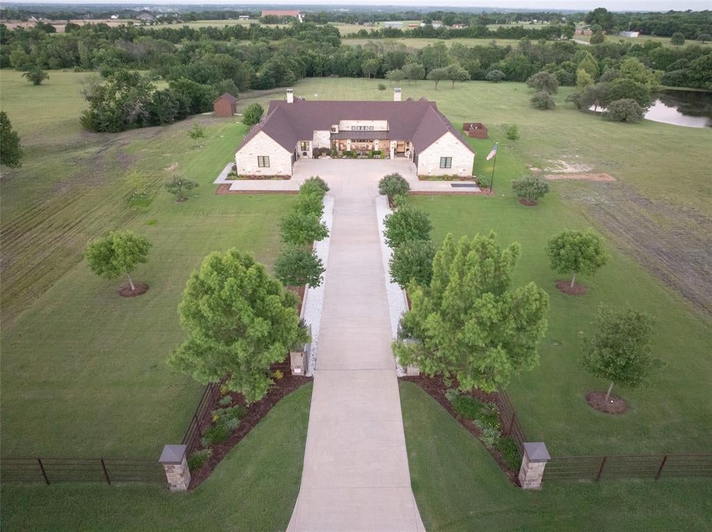 1880 Lone Star Road