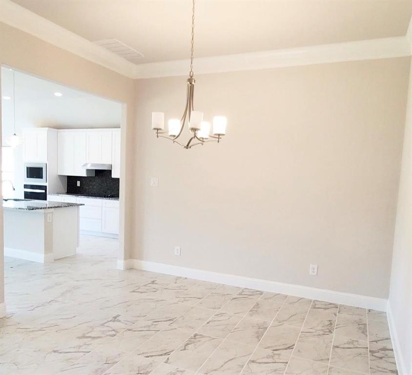 906 Maxine Drive