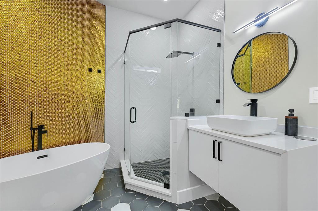 Russwood on the Lake - Residential