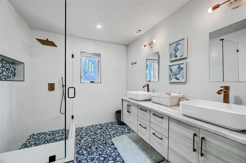 Russwood on the Lake - Residential