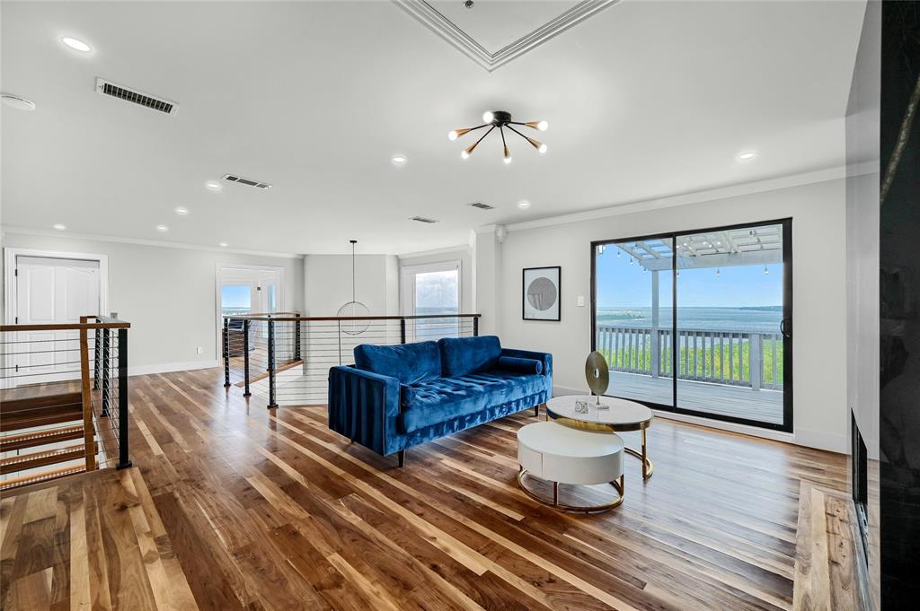 Russwood on the Lake - Residential