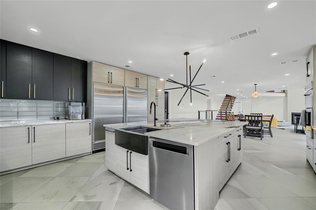 Russwood on the Lake - Residential