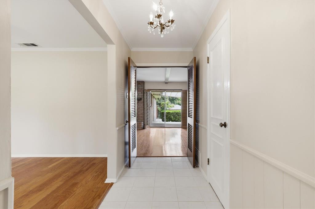 310 W Lookout Drive
