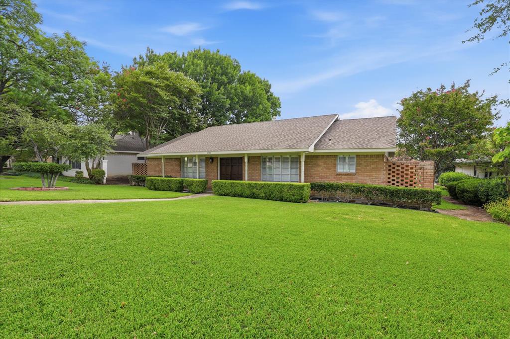 310 W Lookout Drive