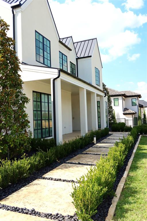 1709 Oakbrook Drive