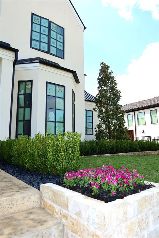 1709 Oakbrook Drive
