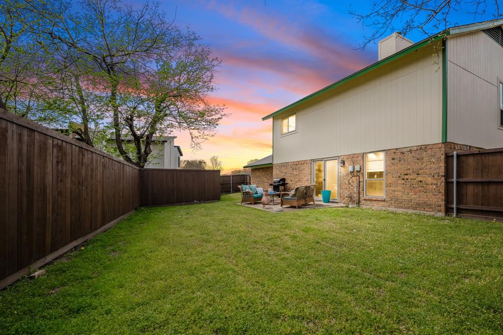 1400 Starshadow Drive