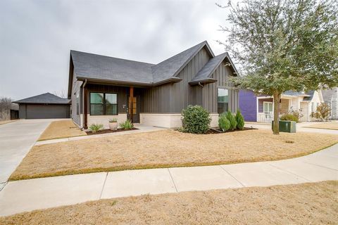 544 Ryer Trail Burleson TX 76028